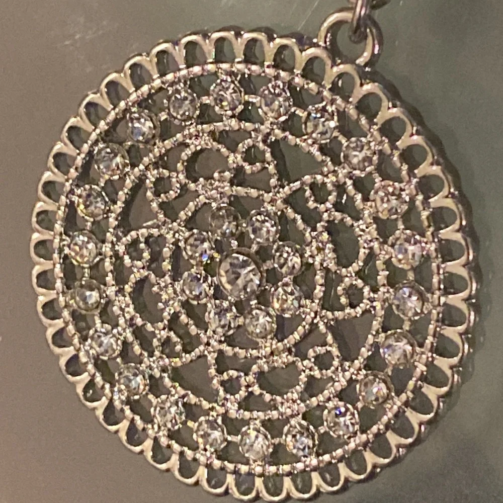 WHBM - silver tone bib necklace w 5 large & small rhinestone discs, multi chains - Picture 14 of 16